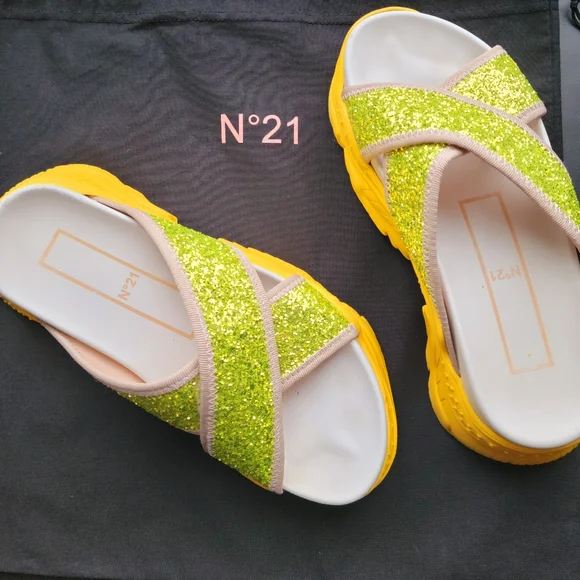 #21 Glitter slide sandals